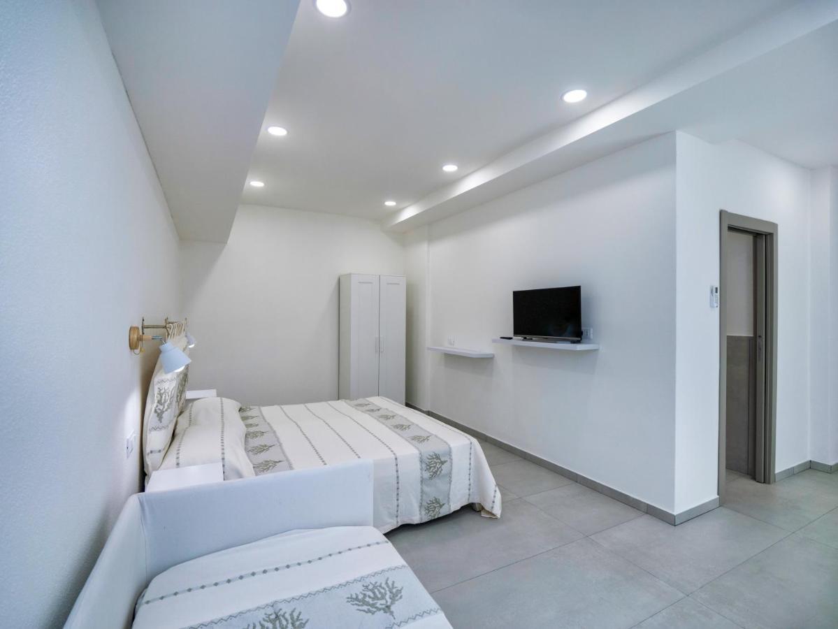 Aldo Moro Rooms Olbia Kültér fotó
