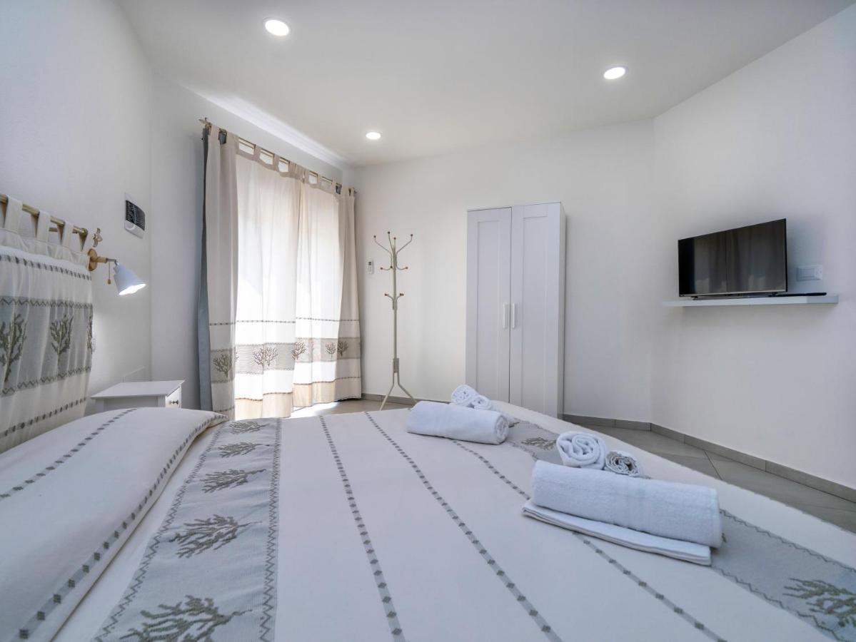 Aldo Moro Rooms Olbia Kültér fotó